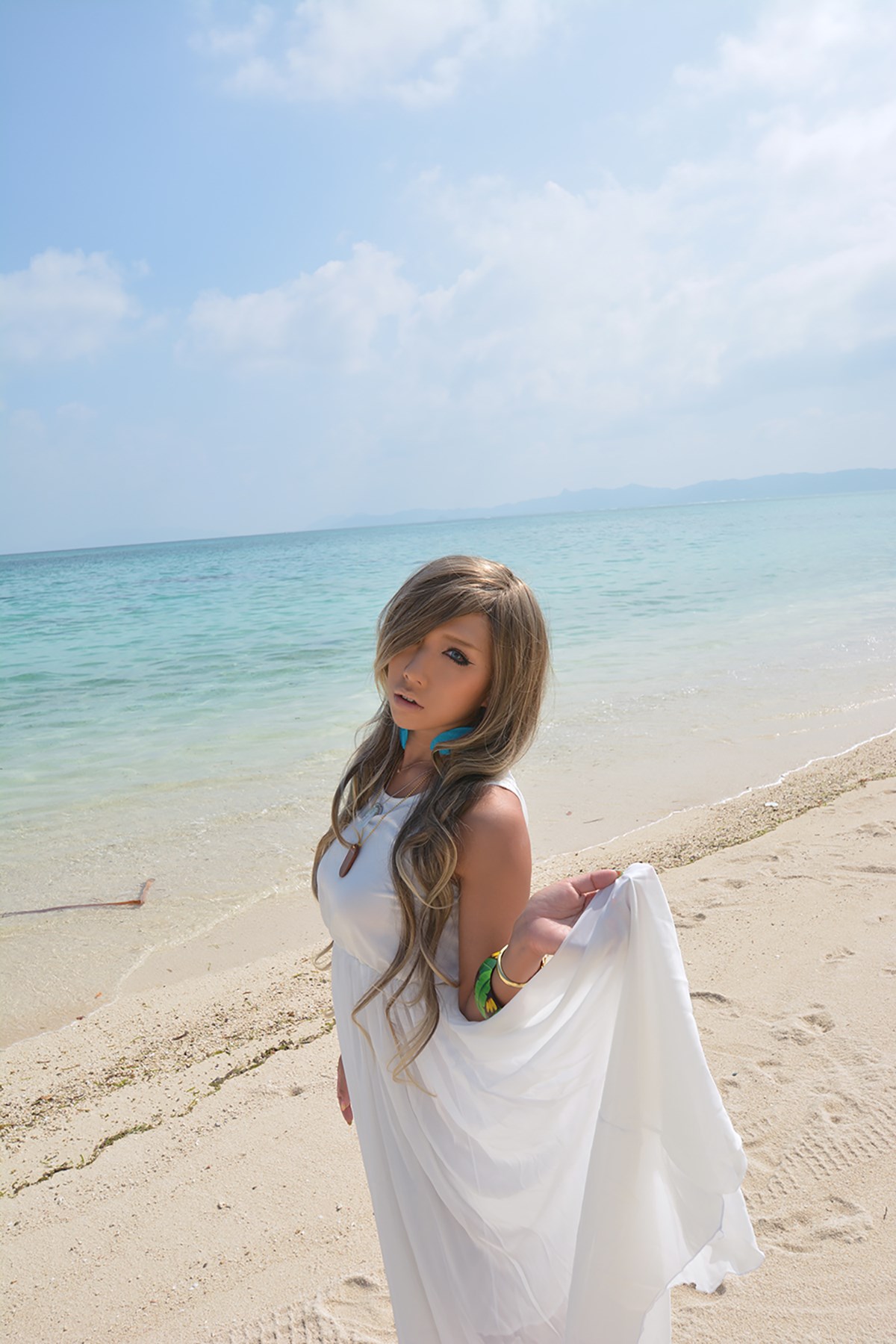 Gyaru animation reality show: bikini exposed by non luxury beach(2)