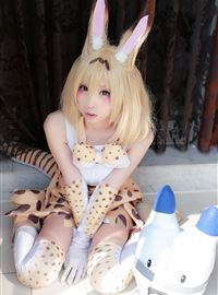 Japanese cosplayer shows a very cold and lovely cat girl(6)