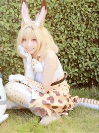 Japanese cosplayer shows a very cold and lovely cat girl(1)