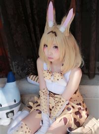 Japanese cosplayer shows a very cold and lovely cat girl(4)
