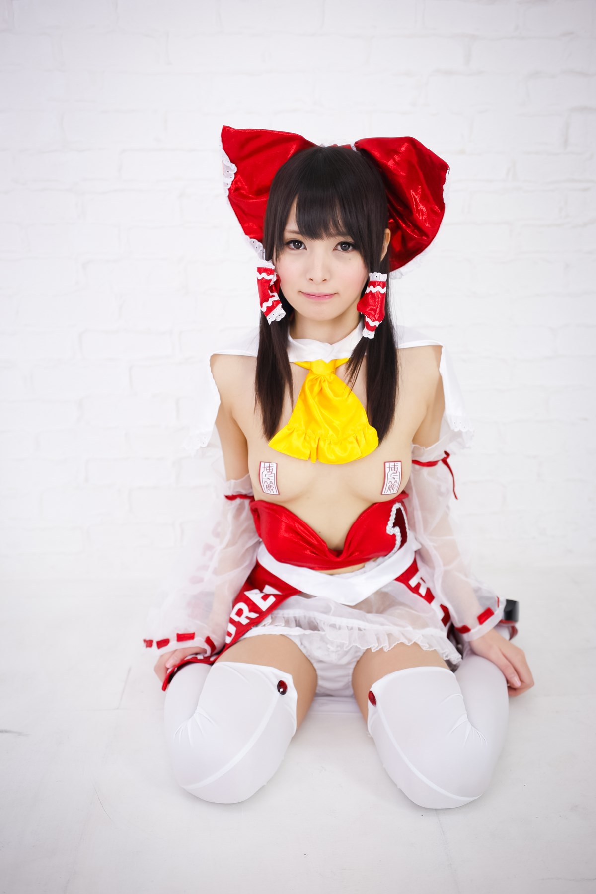 The slovenly Reimu ero Cosplay by mihono sakou(26)