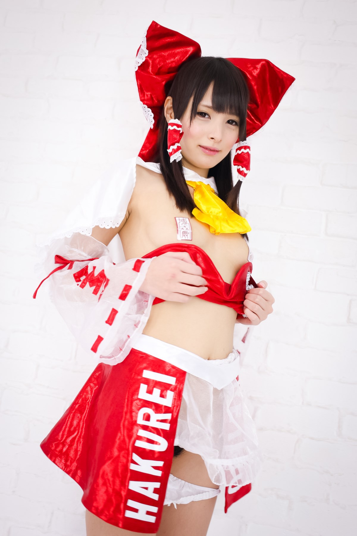 The slovenly Reimu ero Cosplay by mihono sakou(33)