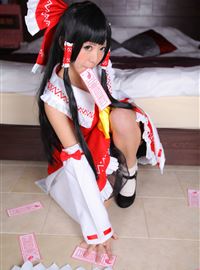 Seductive cosplayer Ayane proves her lewdness again(12)