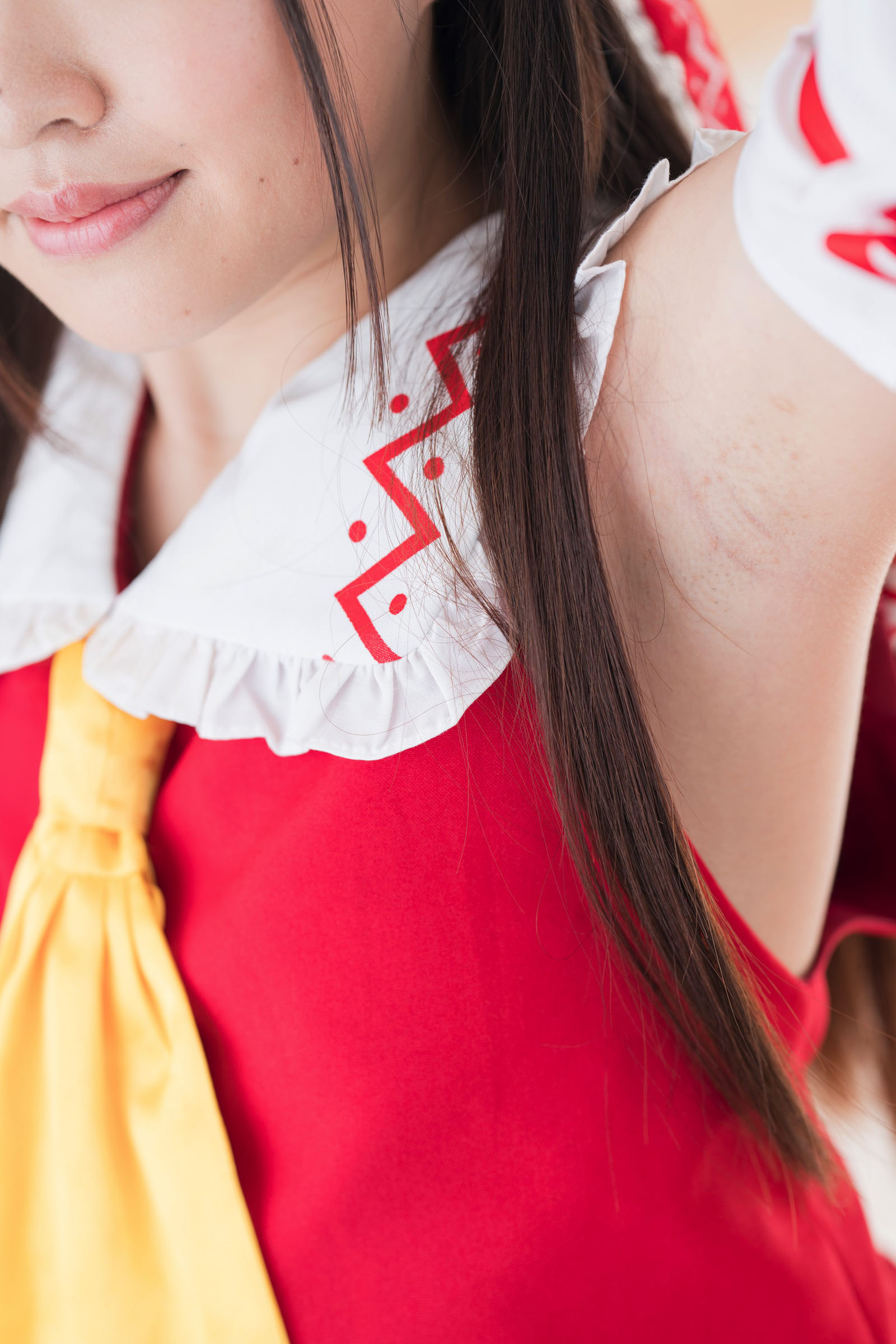 The attractive Japanese cosplayer slightly reveals her flat chest(6)