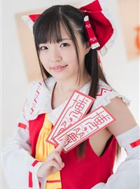 The attractive Japanese cosplayer slightly reveals her flat chest(9)