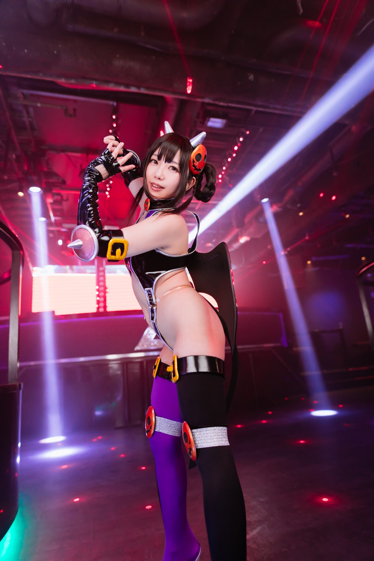 Coser girl dressed in Devil Costume(50)