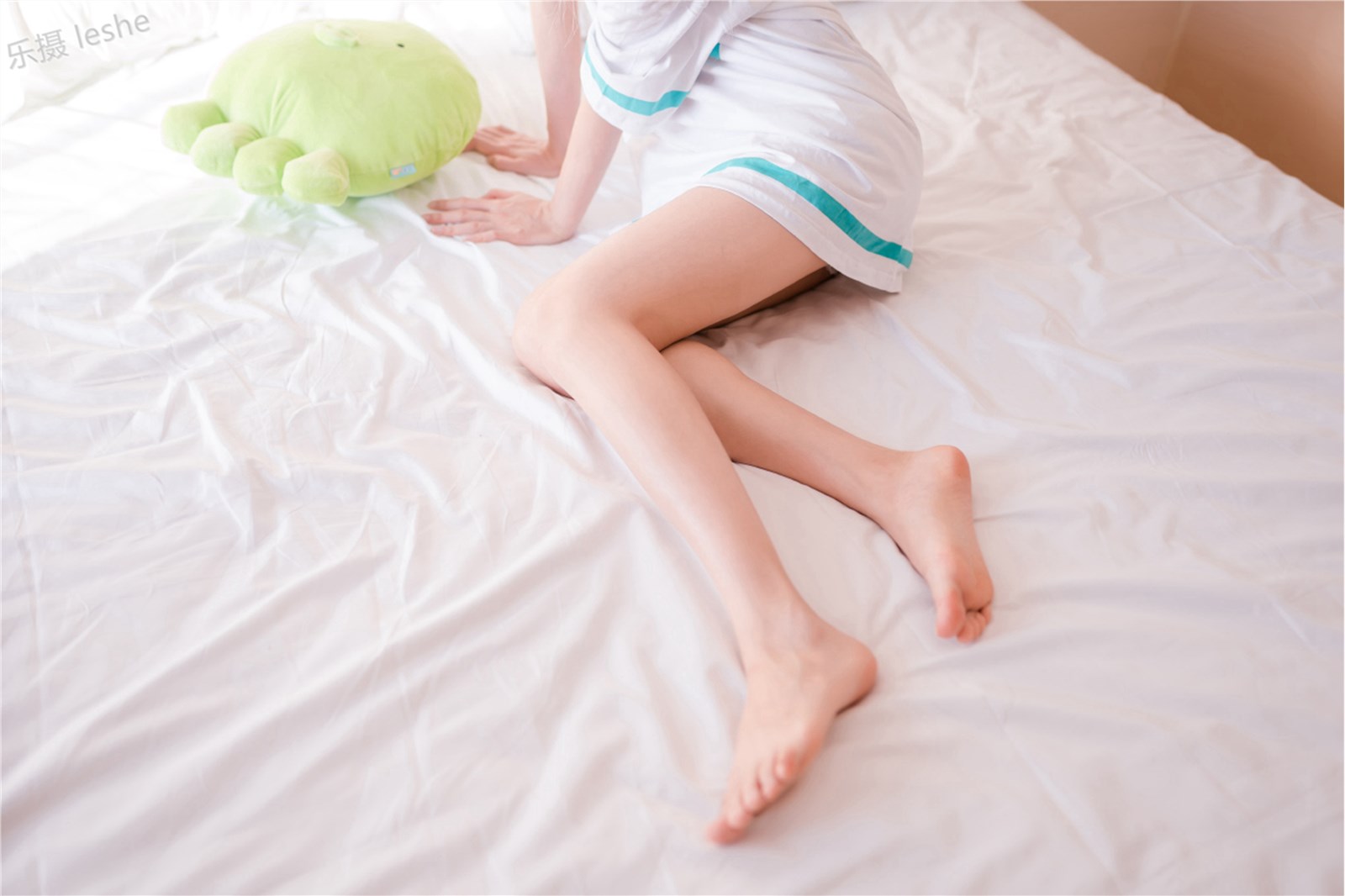 Loli girl with slender legs(22)