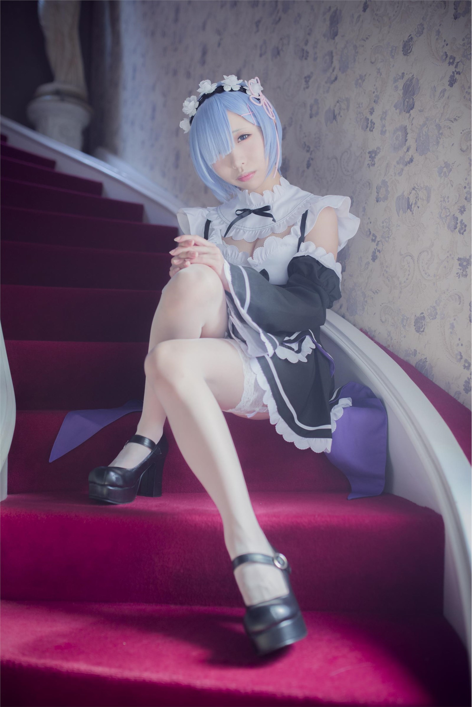 Gorgeous maid unifies girl's silk stockings cosplay(11)