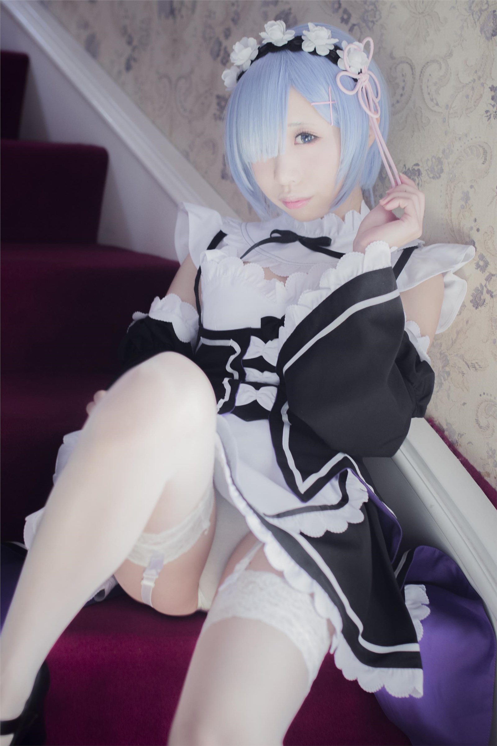 Gorgeous maid unifies girl's silk stockings cosplay(12)