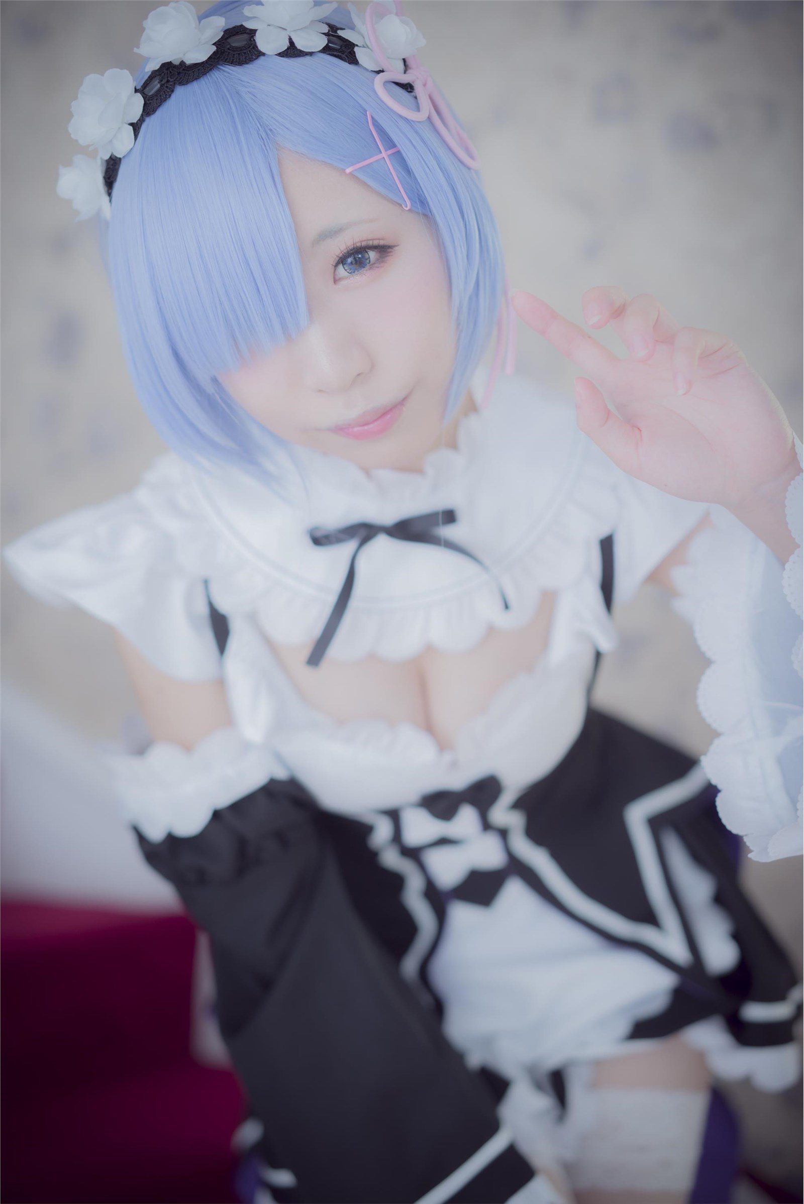 Gorgeous maid unifies girl's silk stockings cosplay(17)