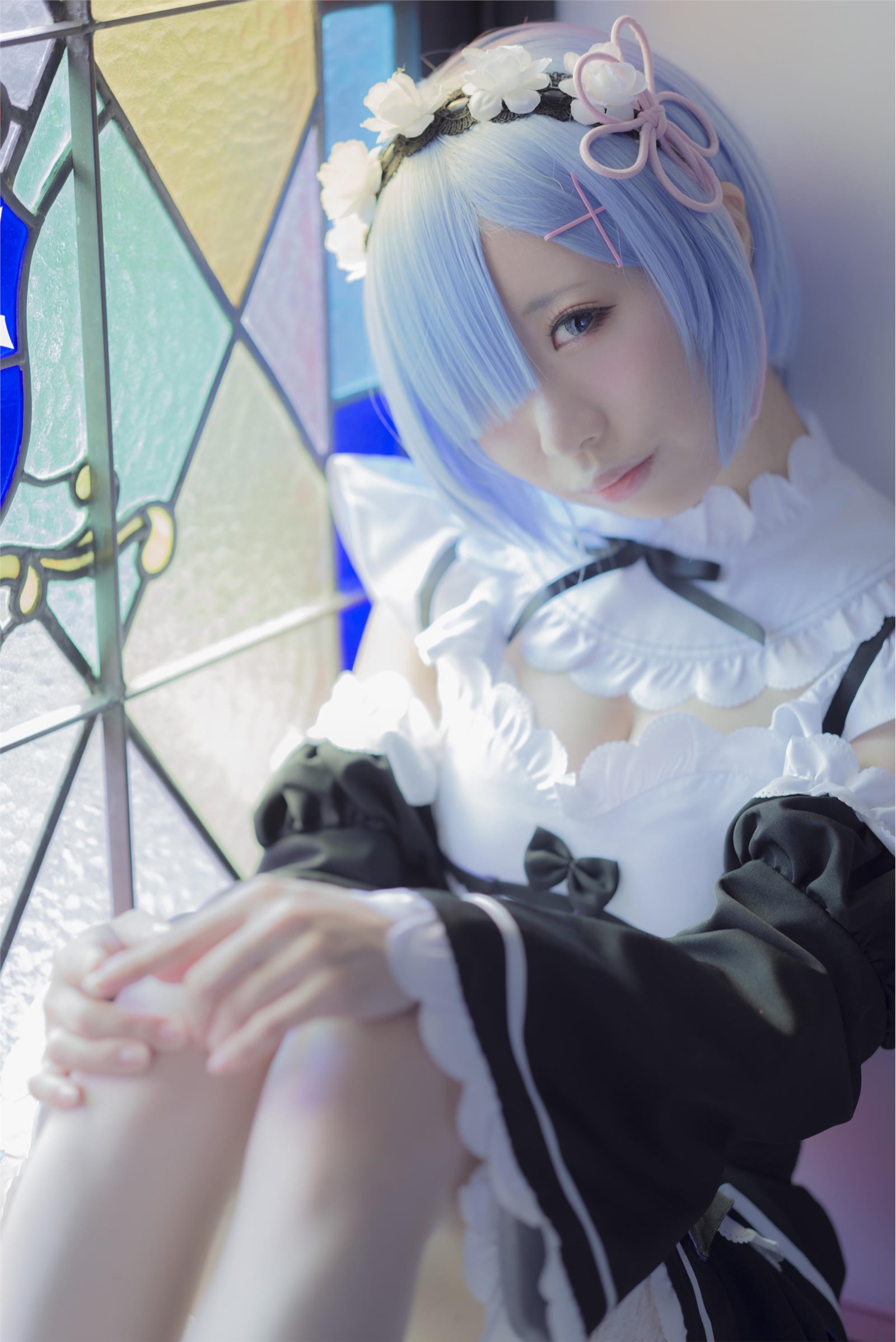 Gorgeous maid unifies girl's silk stockings cosplay(18)