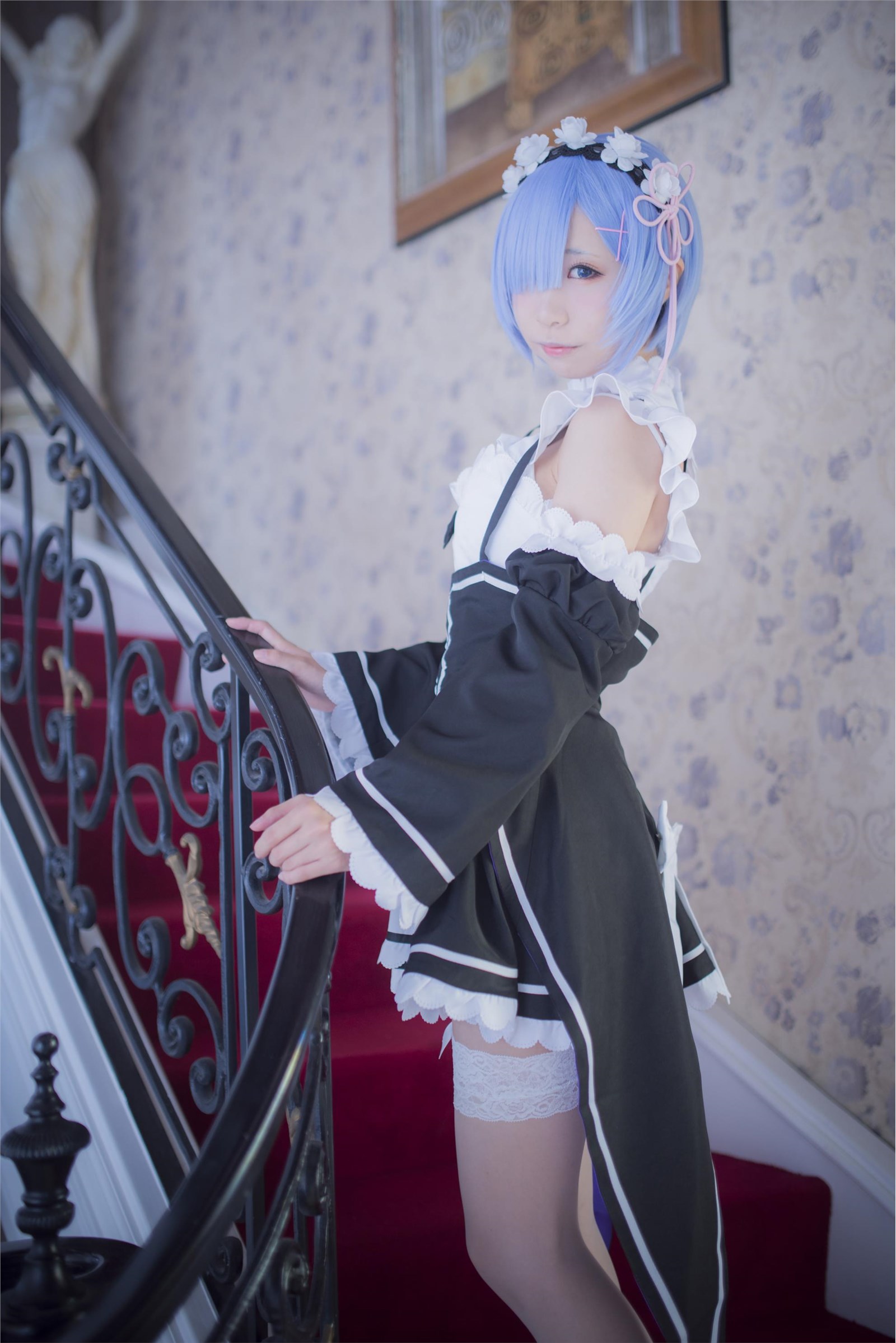 Gorgeous maid unifies girl's silk stockings cosplay(3)