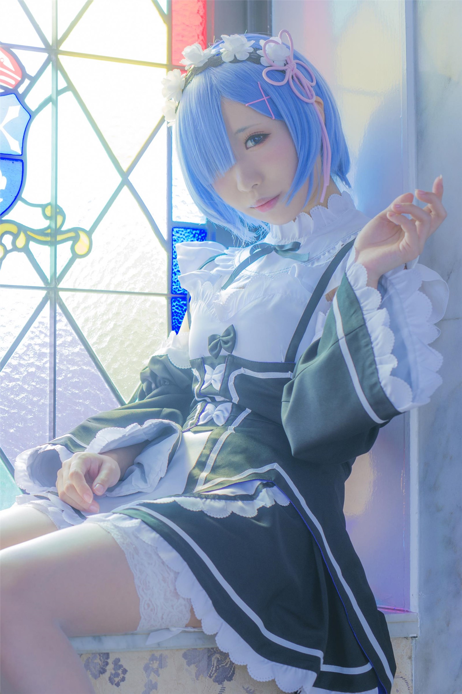 Gorgeous maid unifies girl's silk stockings cosplay(21)