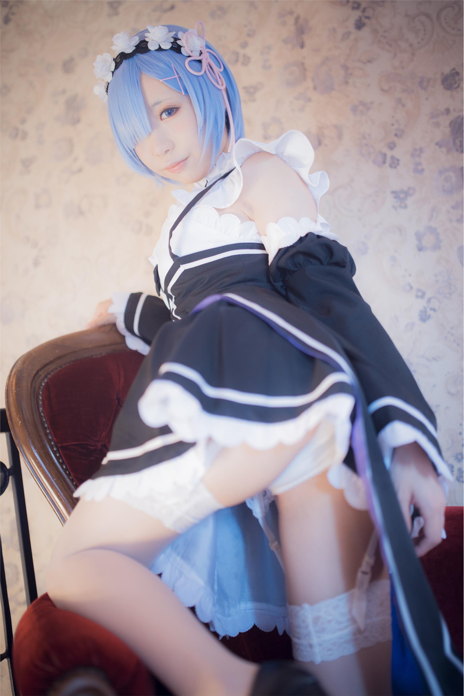 Gorgeous maid unifies girl's silk stockings cosplay(29)