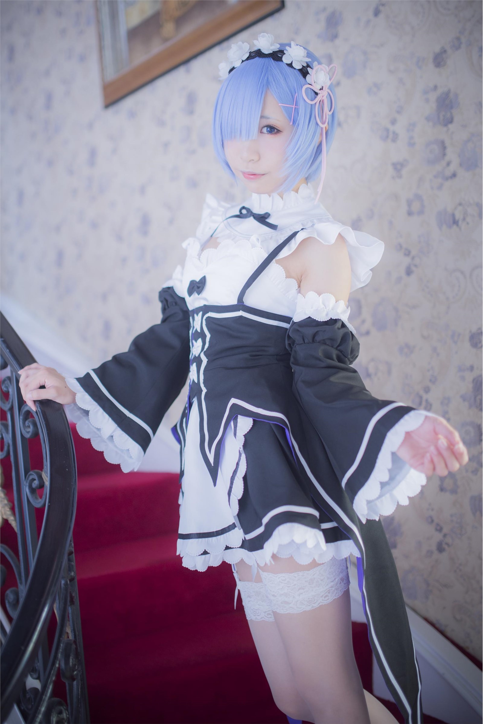 Gorgeous maid unifies girl's silk stockings cosplay(4)