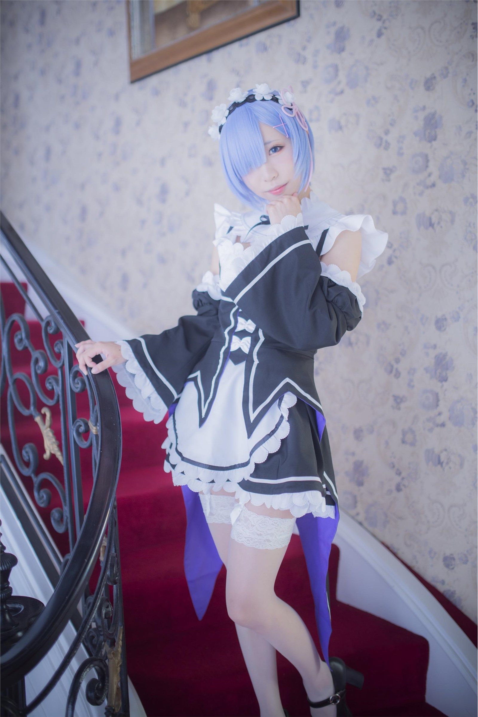 Gorgeous maid unifies girl's silk stockings cosplay(5)