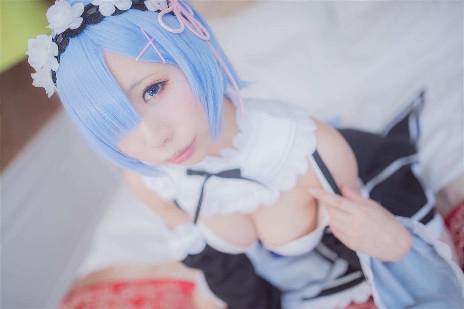 Gorgeous maid unifies girl's silk stockings cosplay(51)