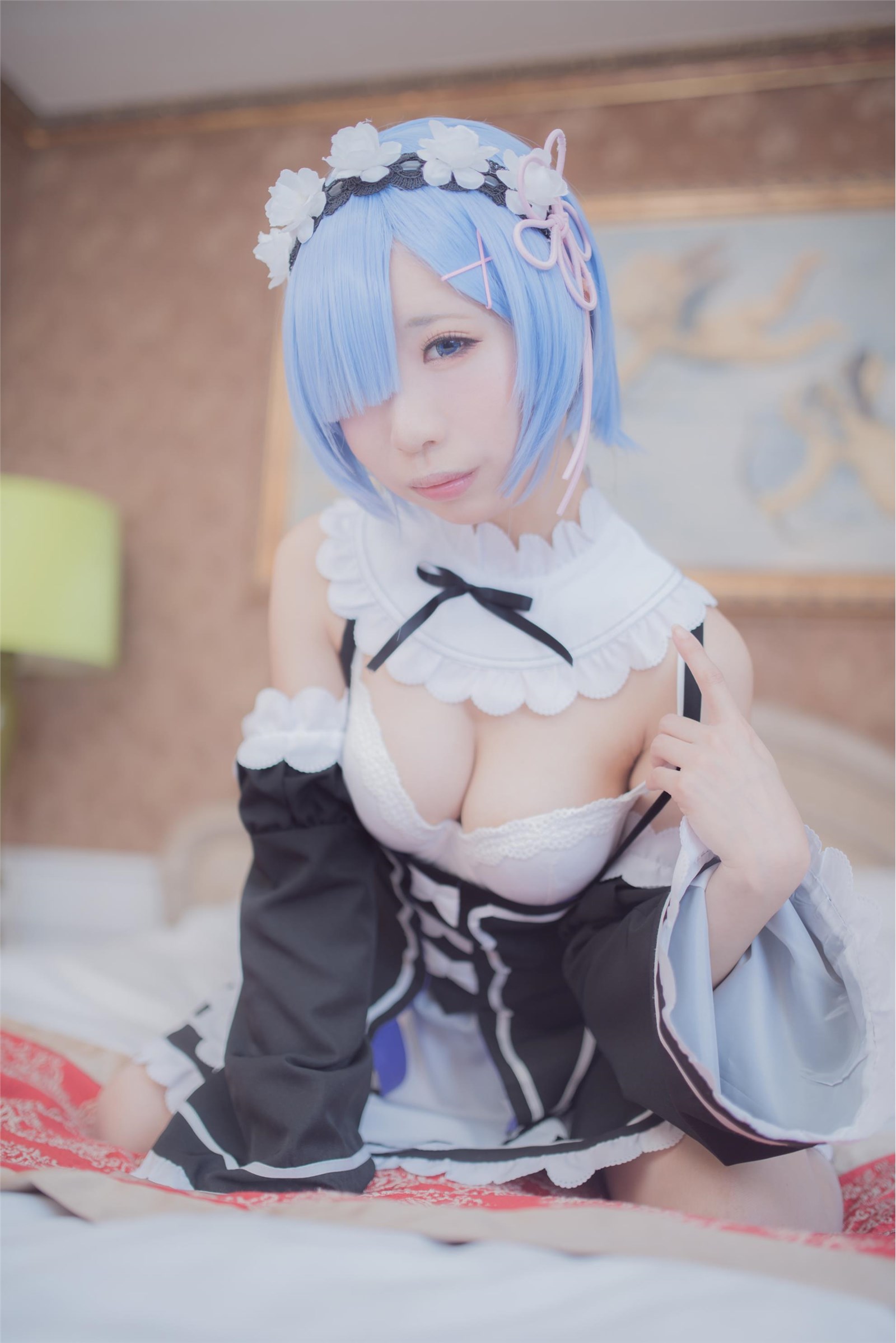 Gorgeous maid unifies girl's silk stockings cosplay(52)