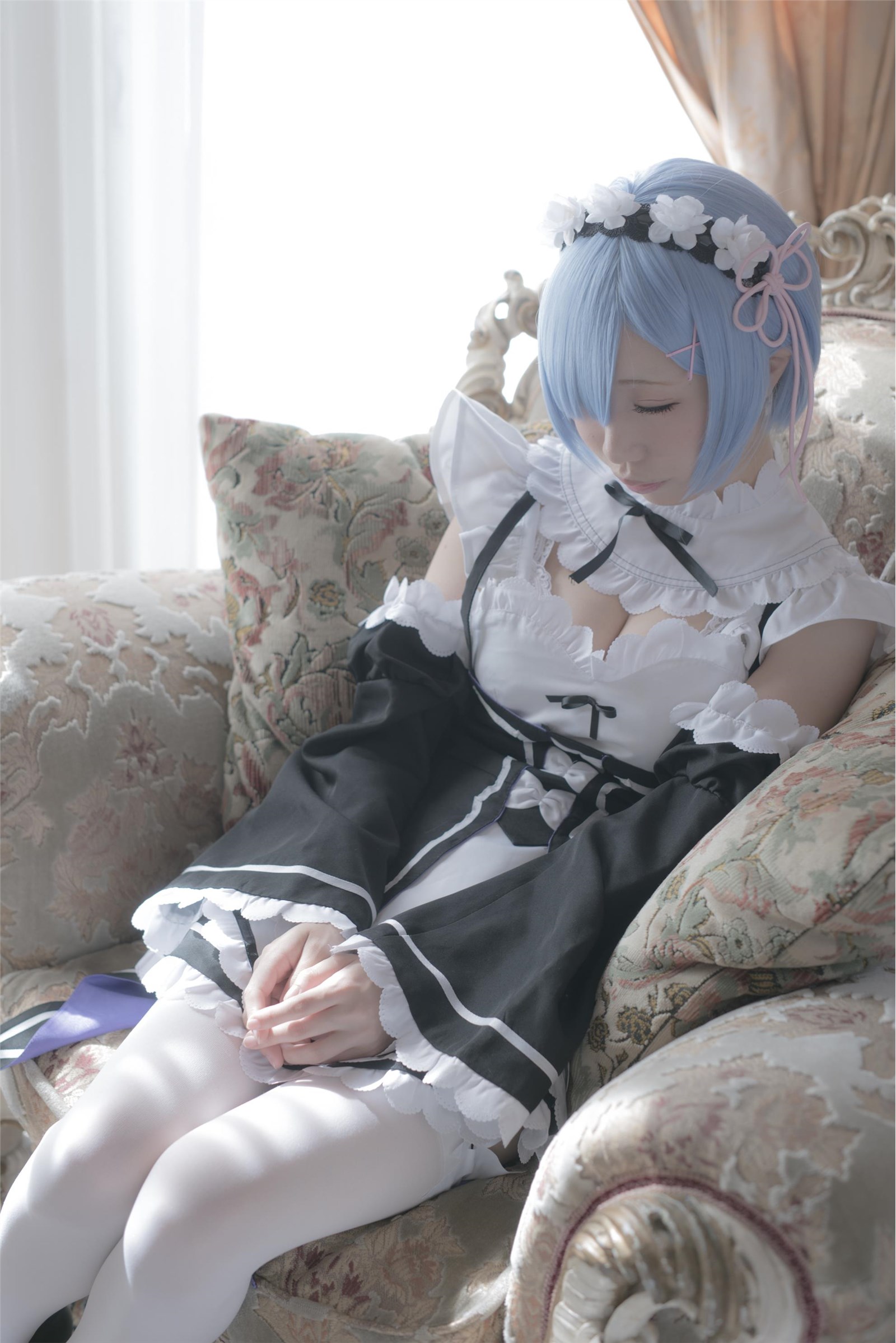 Gorgeous maid unifies girl's silk stockings cosplay(63)