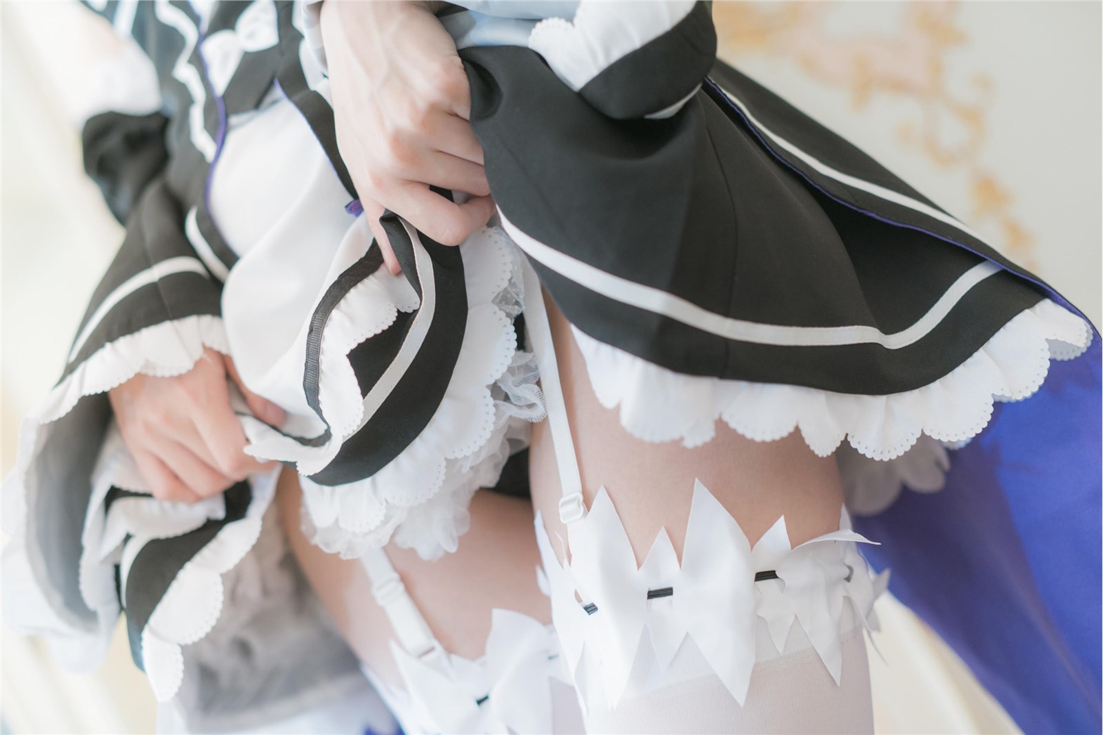 Gorgeous maid unifies girl's silk stockings cosplay(66)