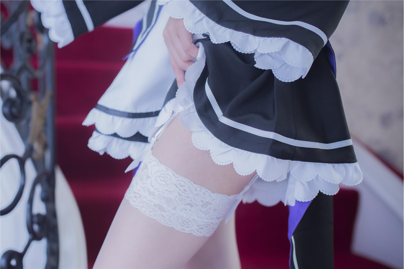 Gorgeous maid unifies girl's silk stockings cosplay(8)