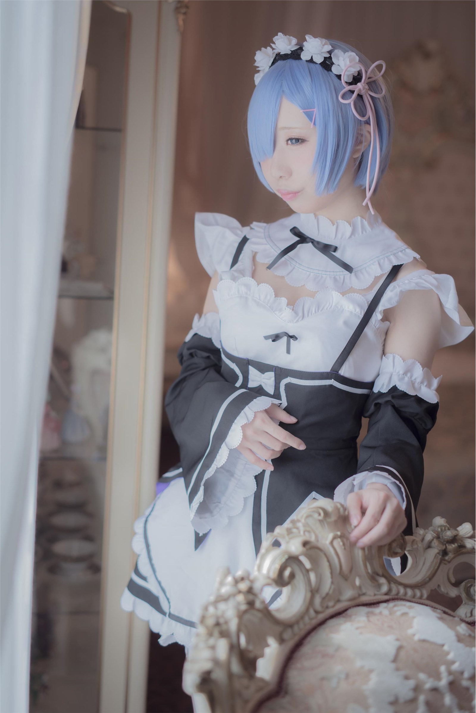 Gorgeous maid unifies girl's silk stockings cosplay(70)