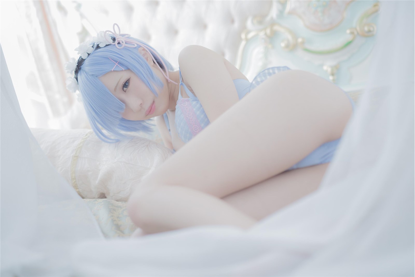 Gorgeous maid unifies girl's silk stockings cosplay(85)