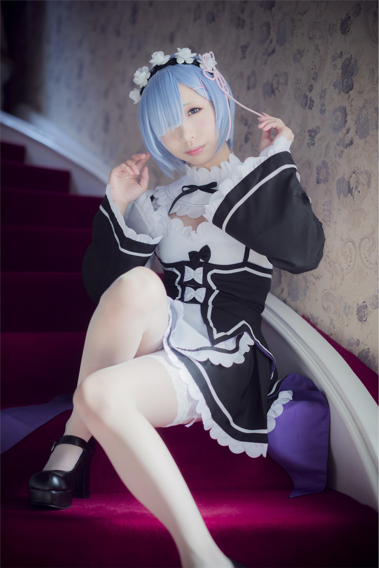 Gorgeous maid unifies girl's silk stockings cosplay(10)