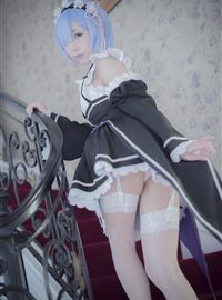 Gorgeous maid unifies girl's silk stockings cosplay(14)