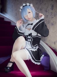 Gorgeous maid unifies girl's silk stockings cosplay(10)