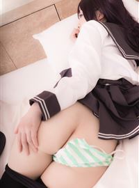 Petite loli girl's short skirt and silk stockings(65)