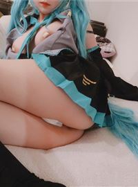 This sexy cosplayer and perverted band aid temptation(9)
