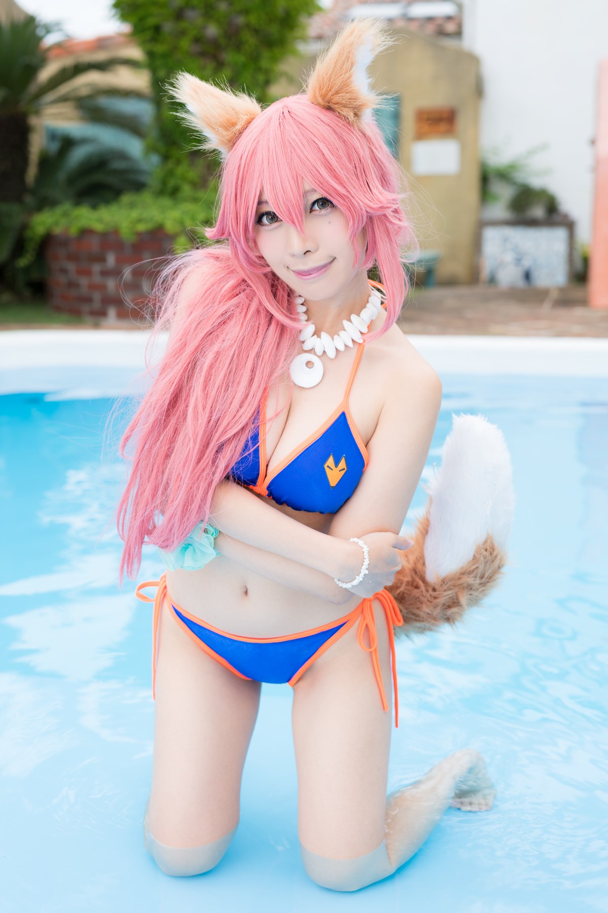 Swimming pool bikini girl's beautiful fox tail(66)