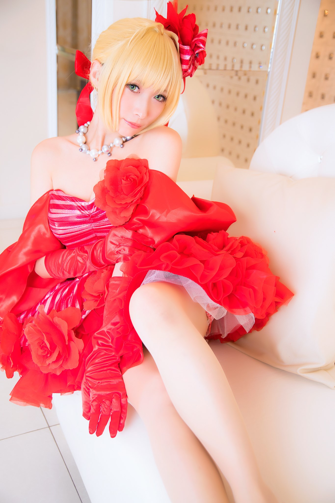 Elegant red dress beautiful little red shoes girl(20)