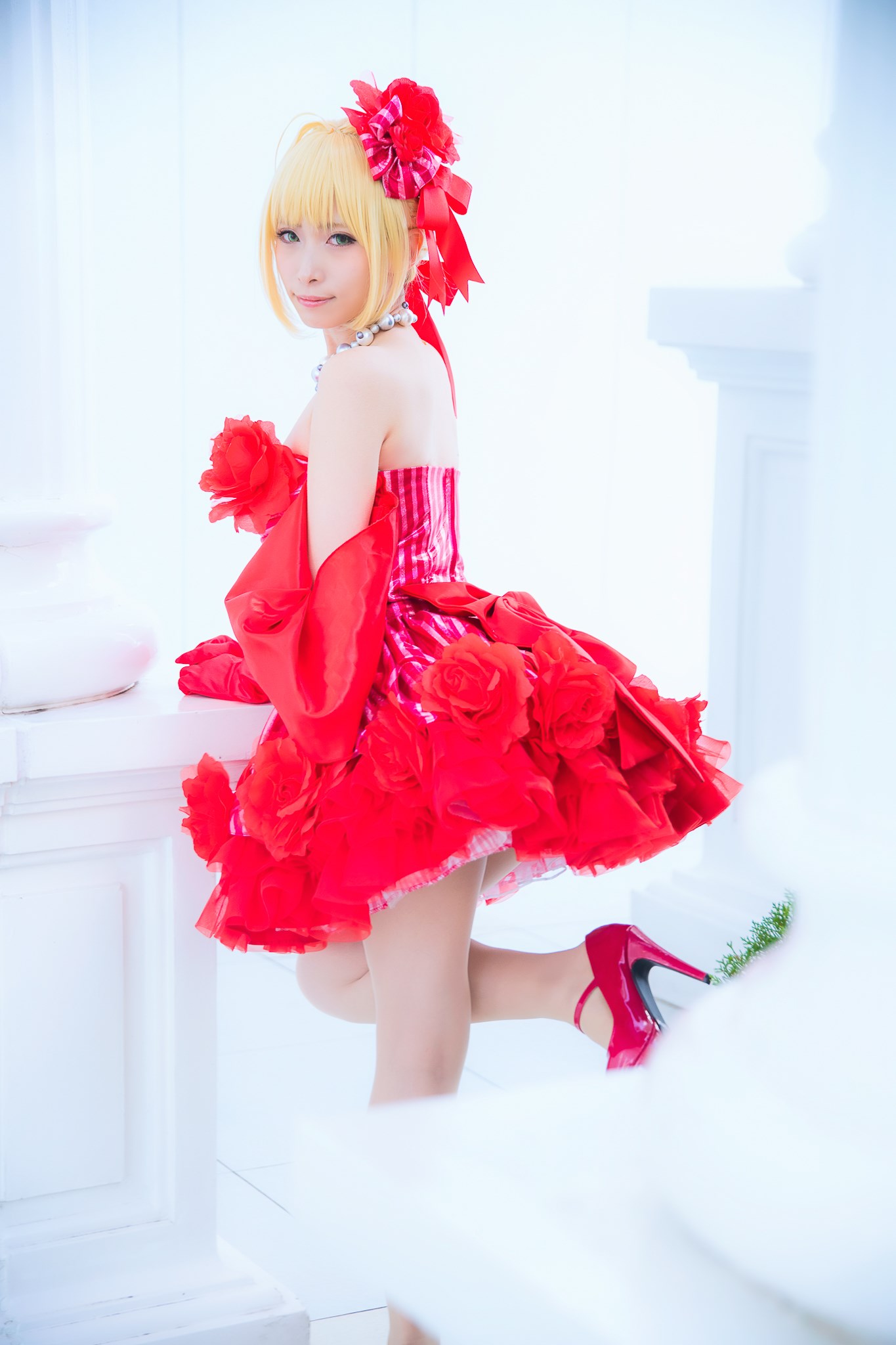 Elegant red dress beautiful little red shoes girl(22)