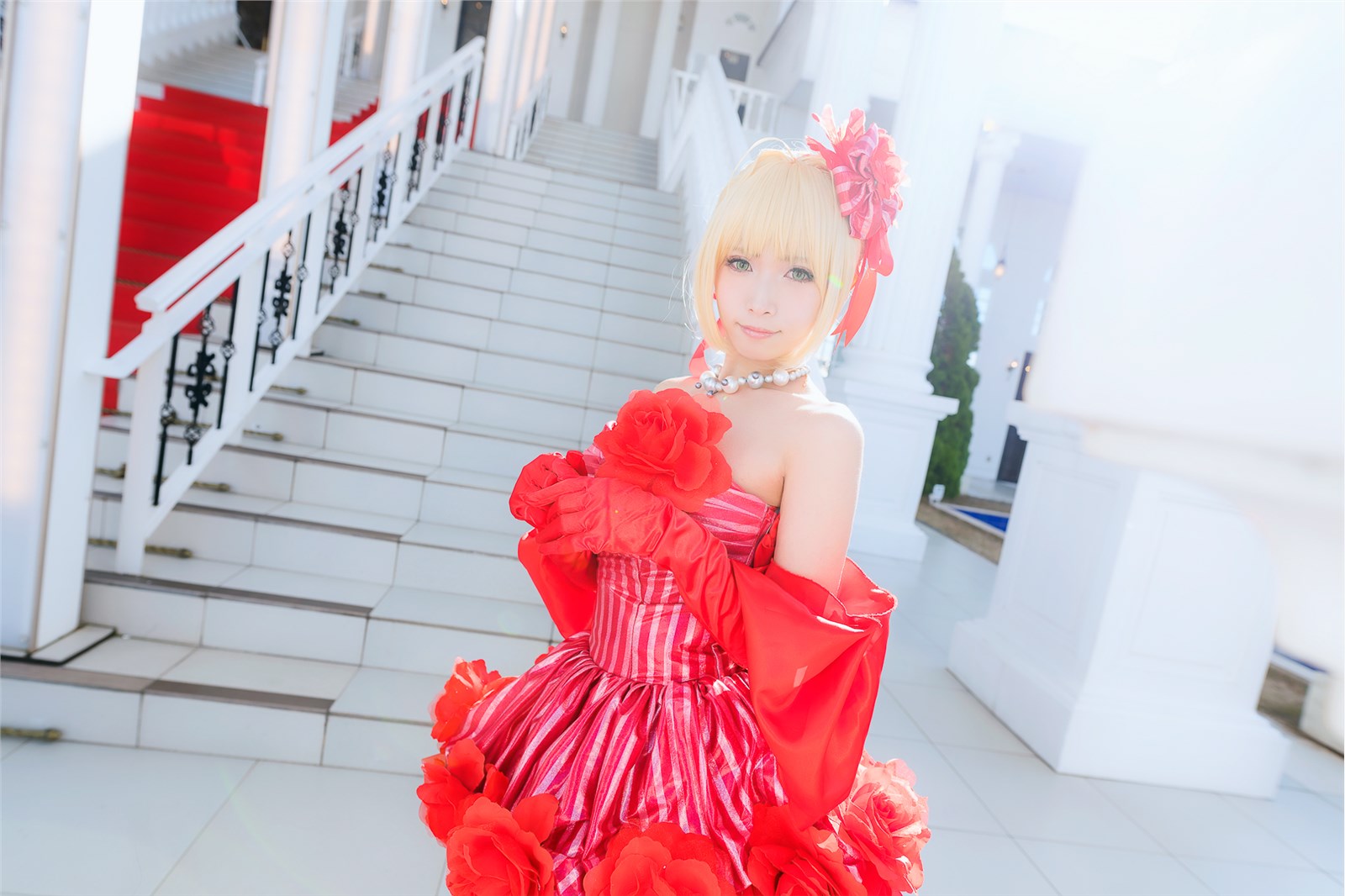 Elegant red dress beautiful little red shoes girl(2)