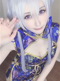 Witch cheongsam with big chest and eye-catching silver hair(25)