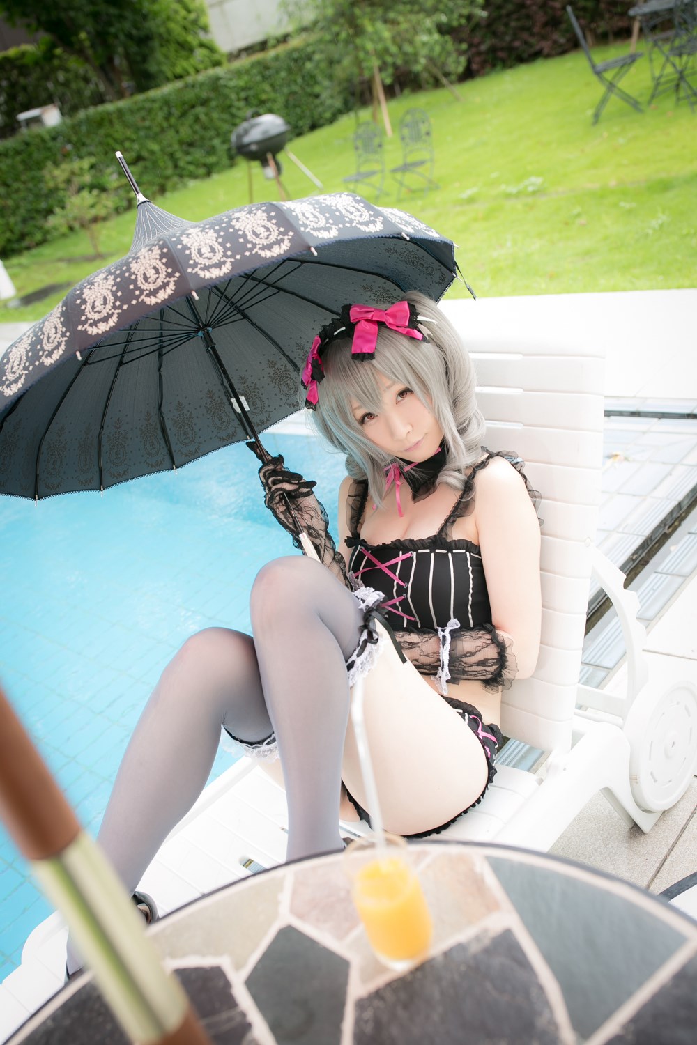 The combination of beautiful swimsuit and umbrella(20)