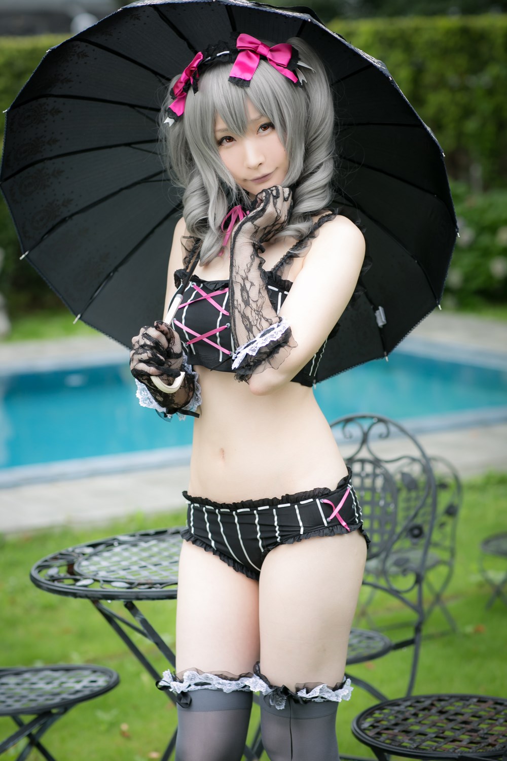 The combination of beautiful swimsuit and umbrella(7)