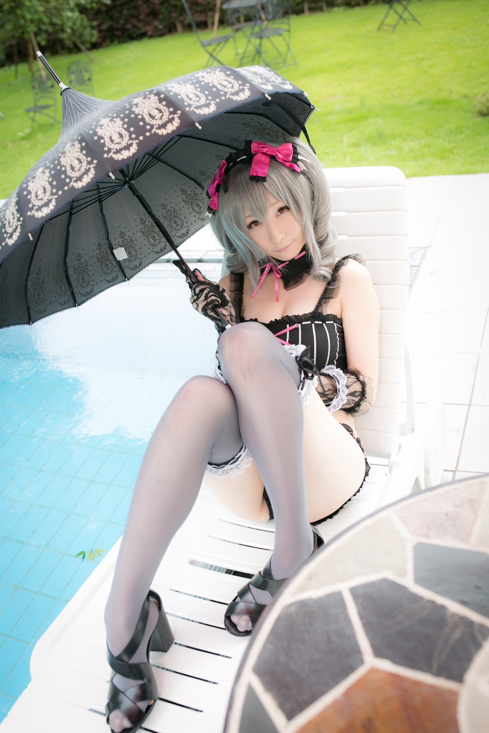 The combination of beautiful swimsuit and umbrella(19)