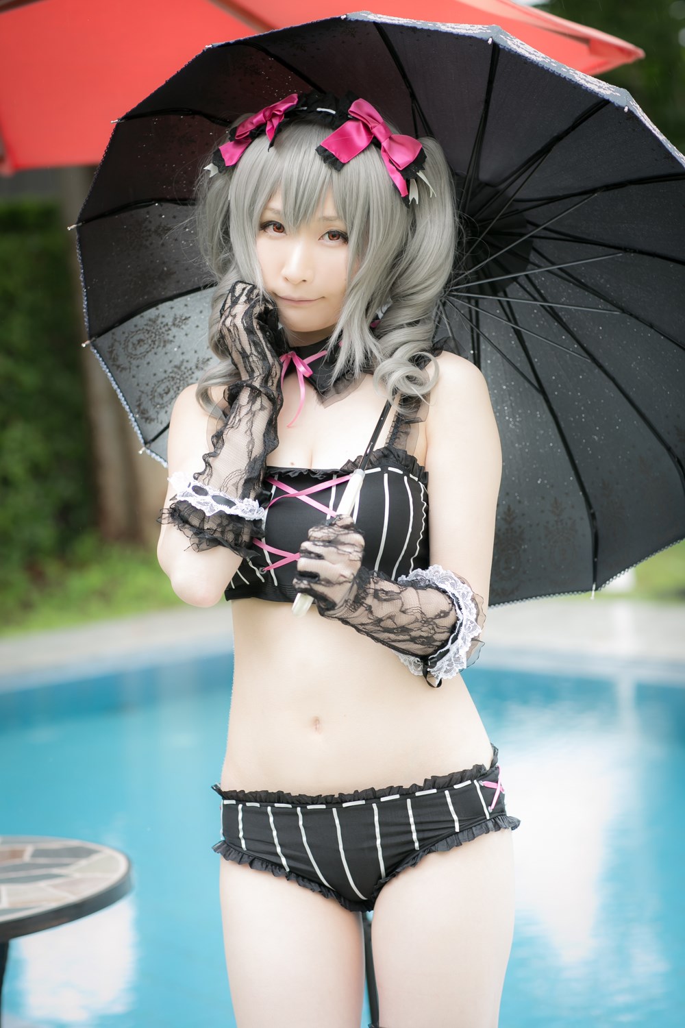 The combination of beautiful swimsuit and umbrella(32)