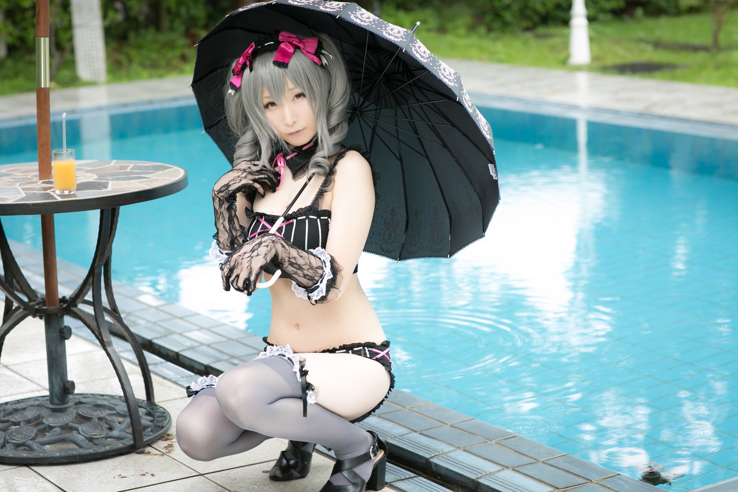 The combination of beautiful swimsuit and umbrella(33)