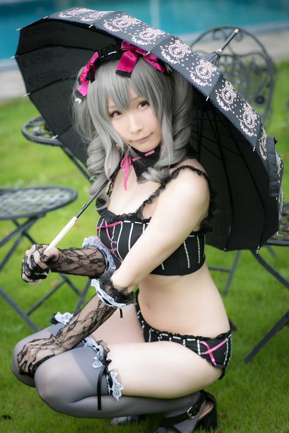 The combination of beautiful swimsuit and umbrella(5)