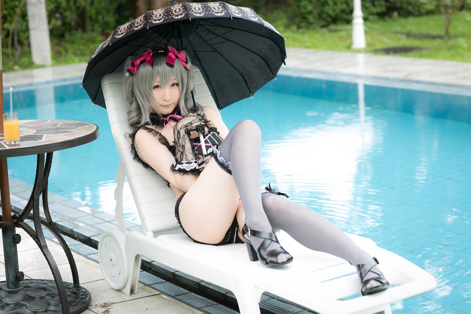 The combination of beautiful swimsuit and umbrella(42)