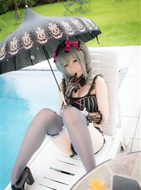 The combination of beautiful swimsuit and umbrella(24)