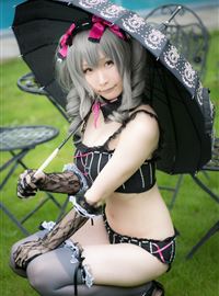 The combination of beautiful swimsuit and umbrella(5)