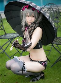 The combination of beautiful swimsuit and umbrella(4)