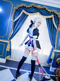Saber maid dressed as mopping the floor, yuzao dressed as a former student(5)