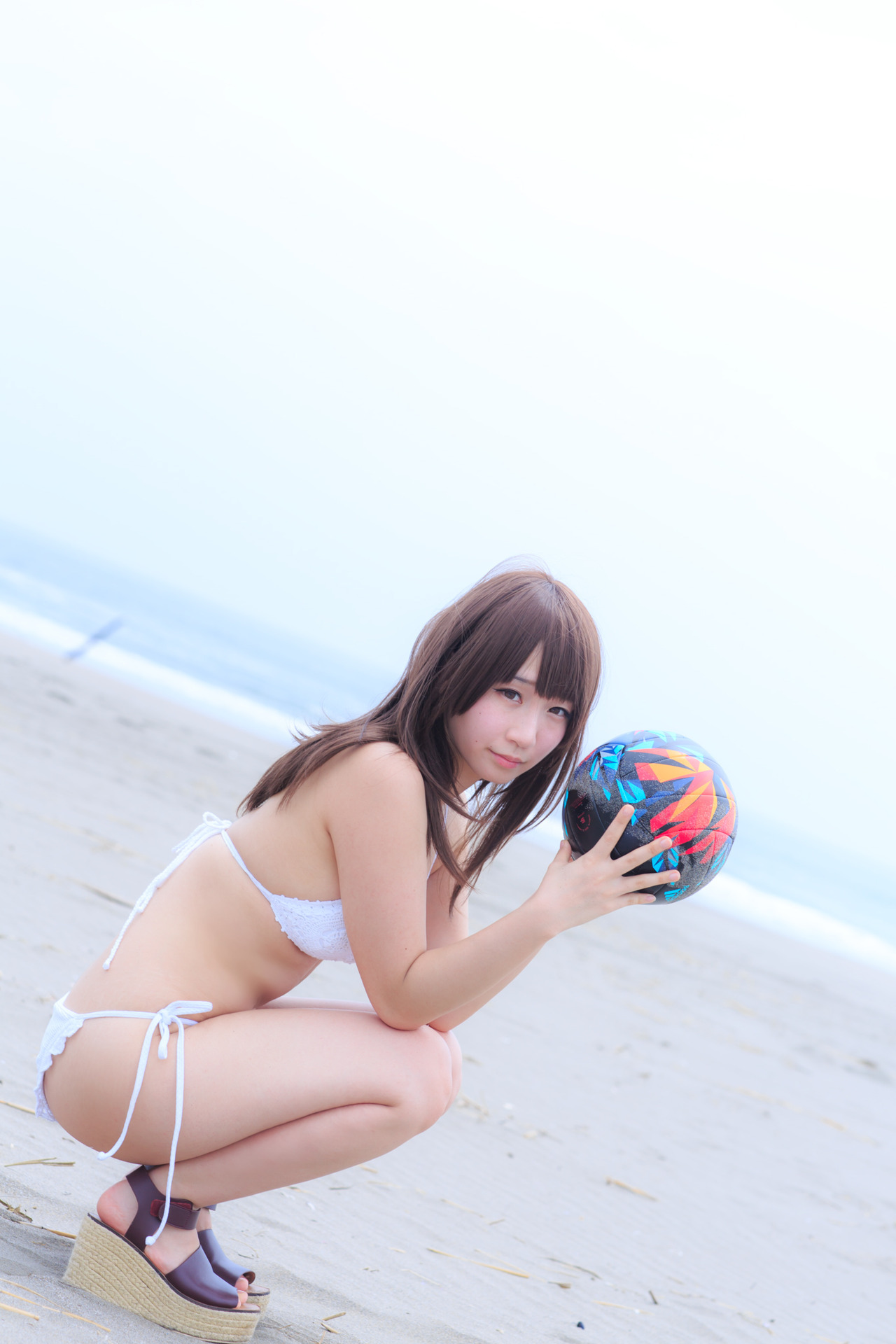 Playing ball on the beach(1)