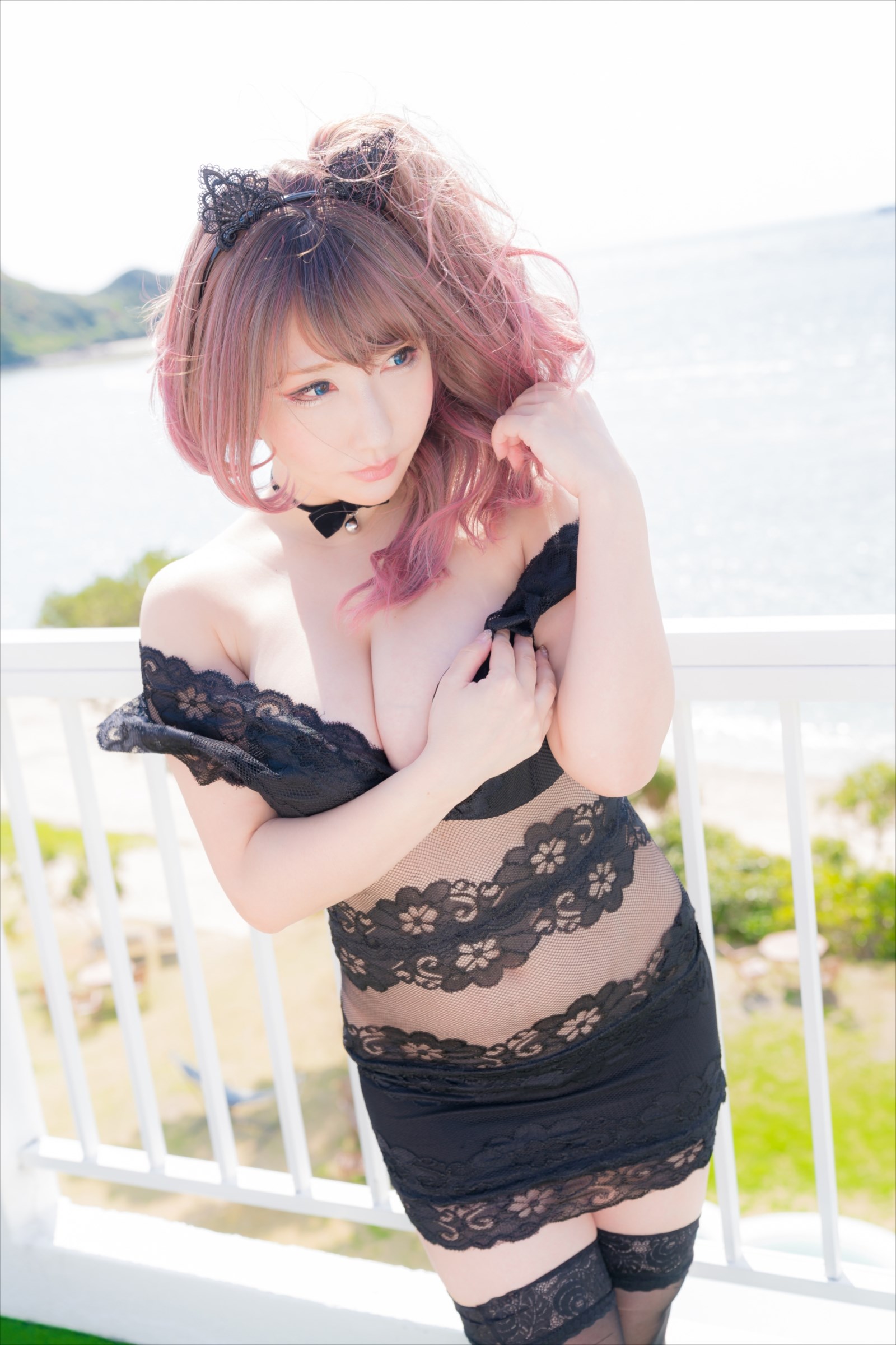 The seductive Saku falls into the underwear with silk stockings and frills(14)